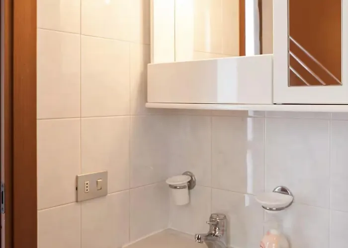 公寓 Abbondio 11 *