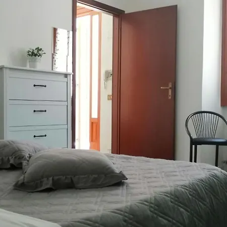 Abbondio 11 Apartamento *